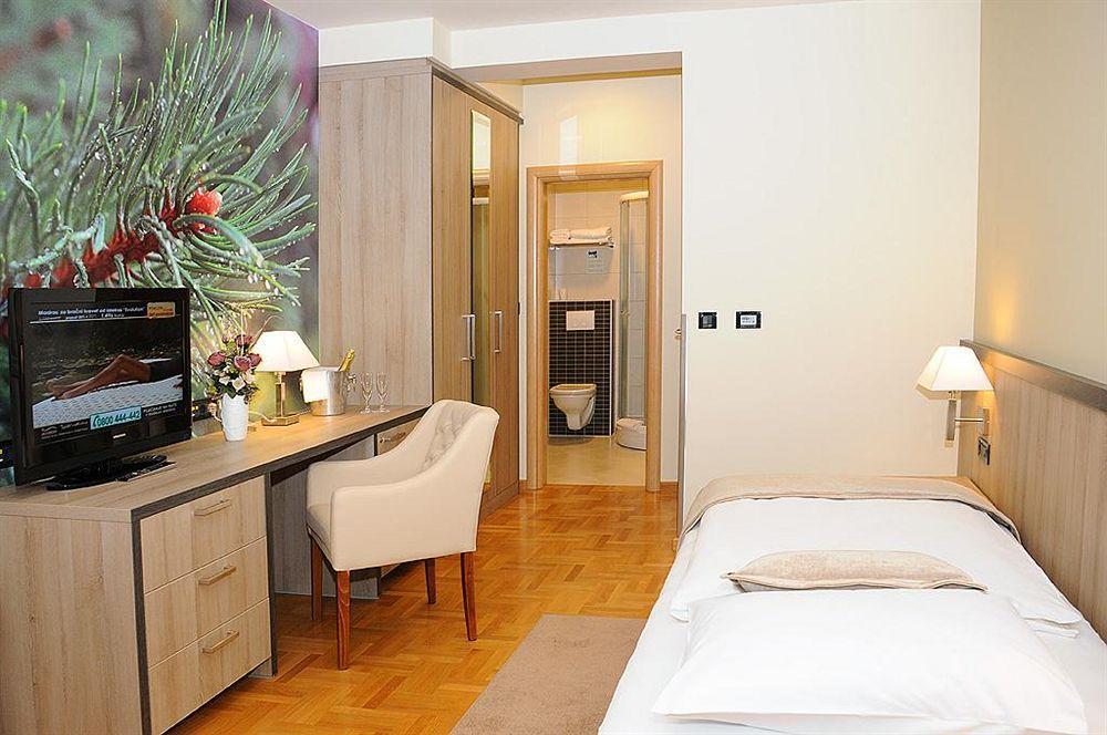 Hotel Calypso 3*
